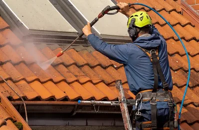 Démoussage et hydrofuge de toiture à Calvignac